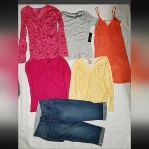 : * New Sz S 6 pc Lot of Womens  Bobbie Brooks faded glory gizelle Capri ,Tops